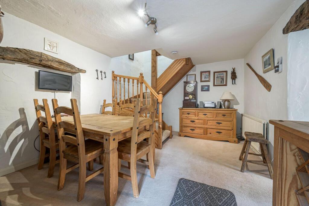 Bens Row Cottage, The Lake District Backbarrow ภายนอก รูปภาพ