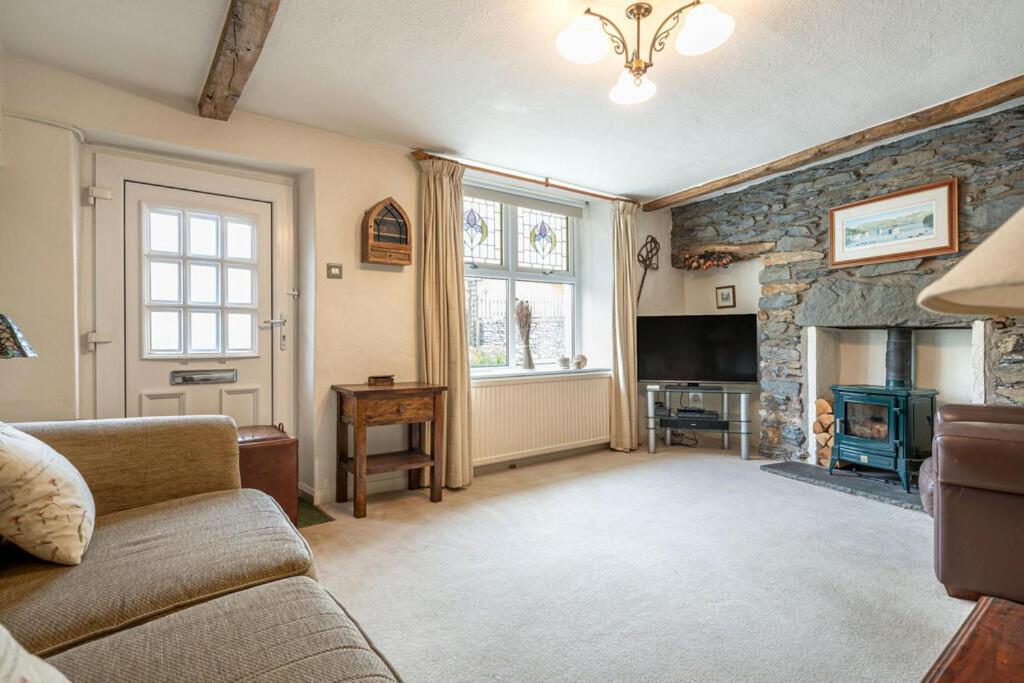 Bens Row Cottage, The Lake District Backbarrow ภายนอก รูปภาพ