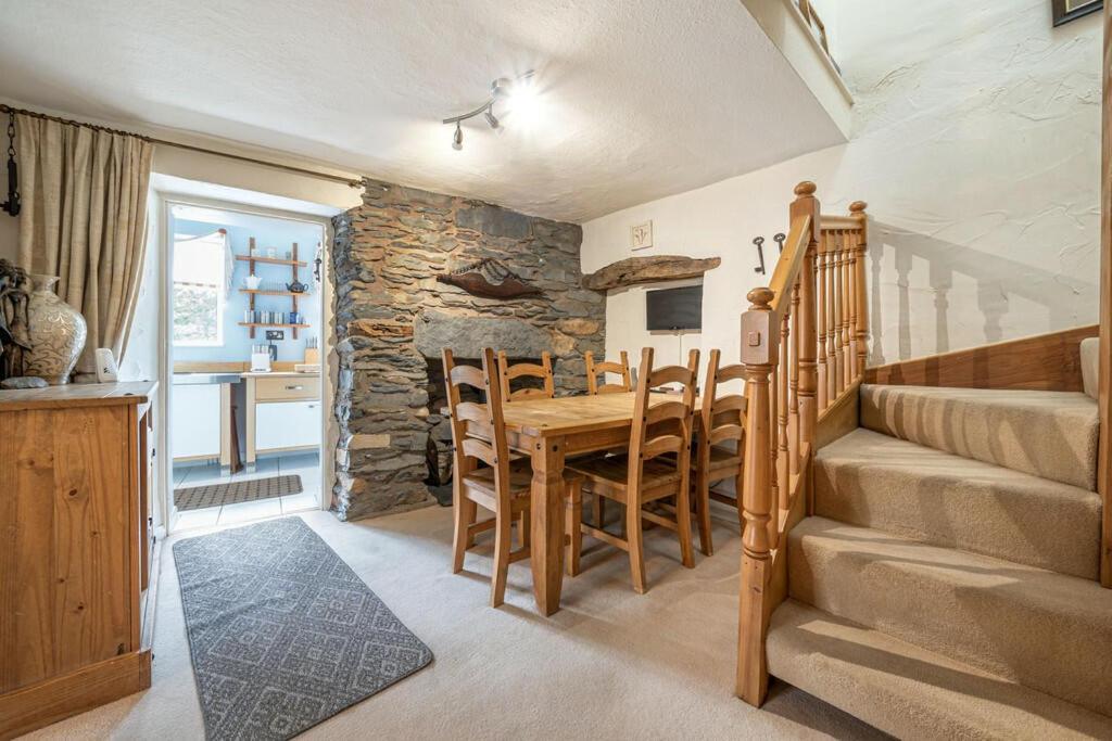 Bens Row Cottage, The Lake District Backbarrow ภายนอก รูปภาพ